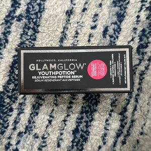 Glamglow Youthpotion Rejuvenating Peptide Serum